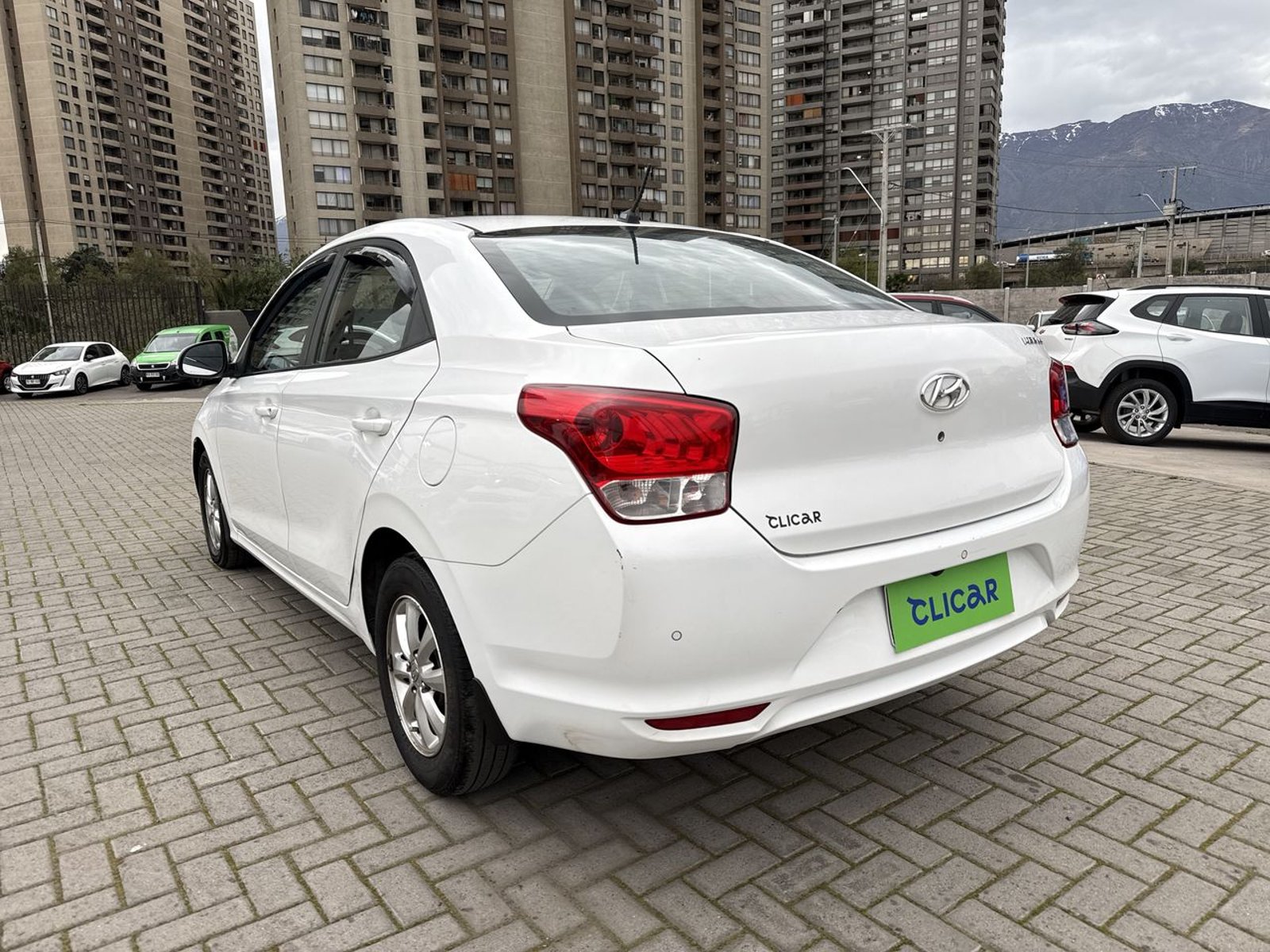 Hyundai Verna 1.4 Cb Plus 4x2 Mt5 4p 2021 - Imagen 5 de 8