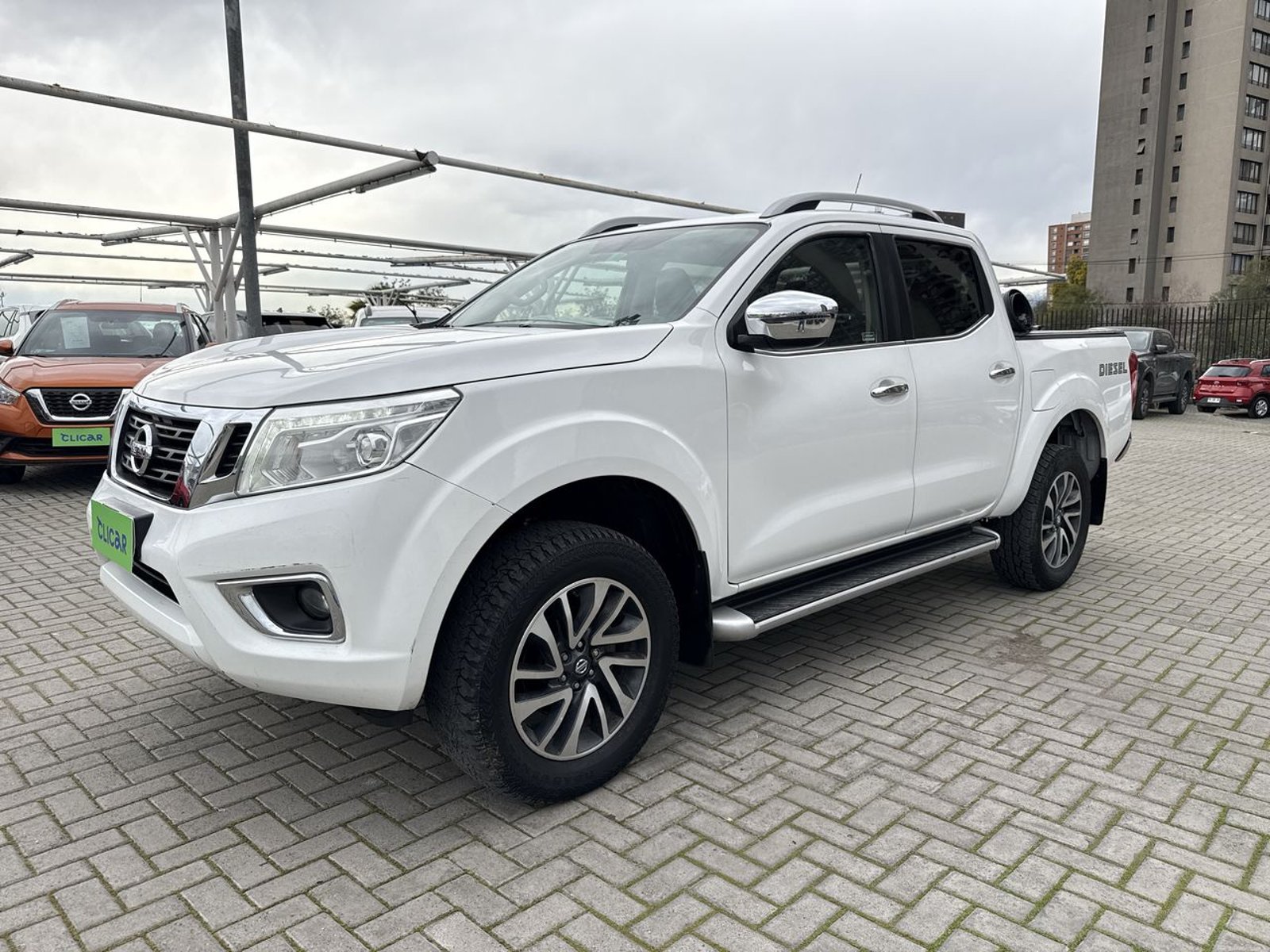 Nissan Np300 2.3 Le Diesel 4wd Dob.cab. At 4p 2017 - Foto 3 de 8