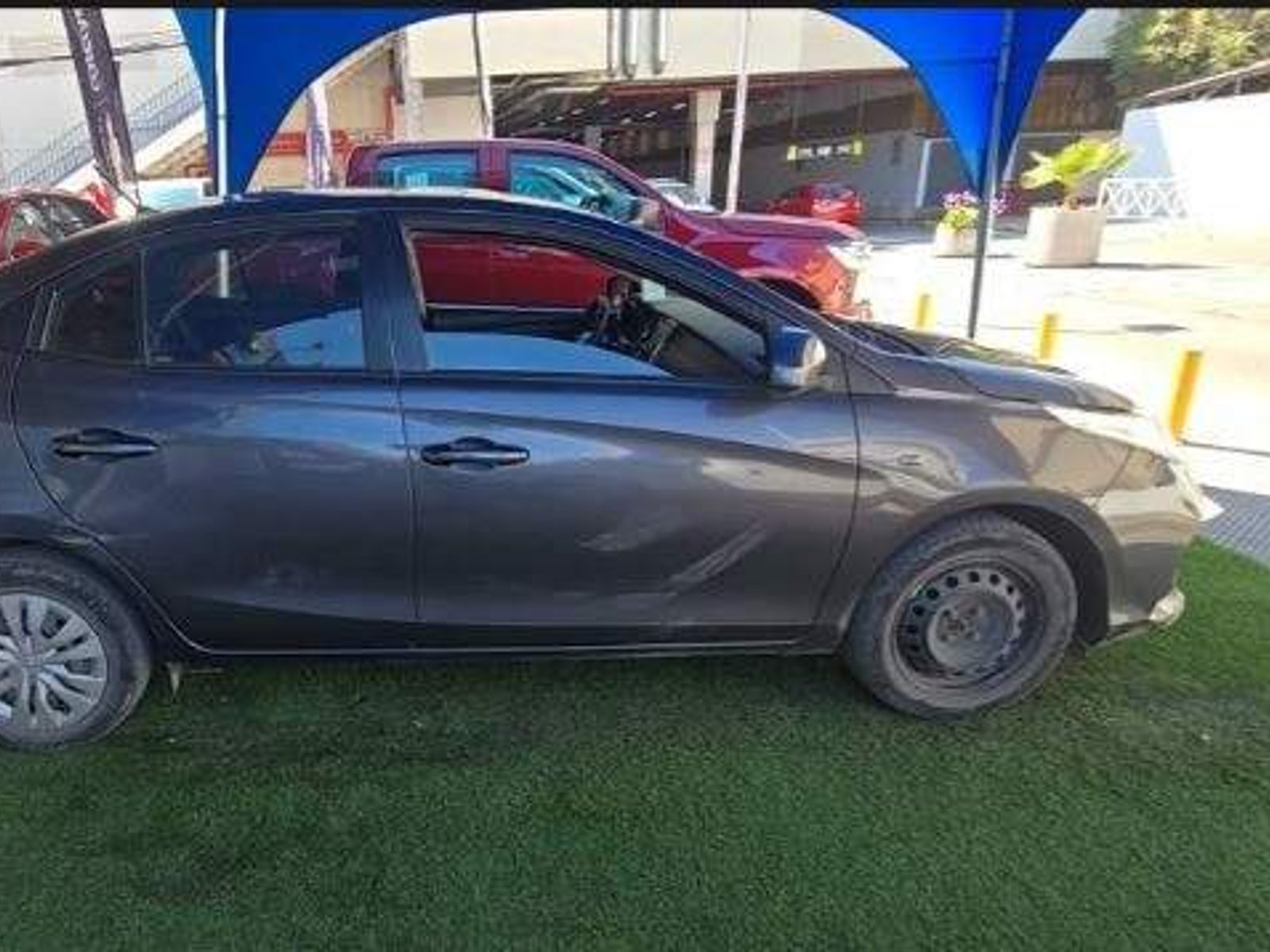 Toyota Yaris 1.5 Gli 4x2 Sdn Mt 4p 2021 - Foto 3 de 5