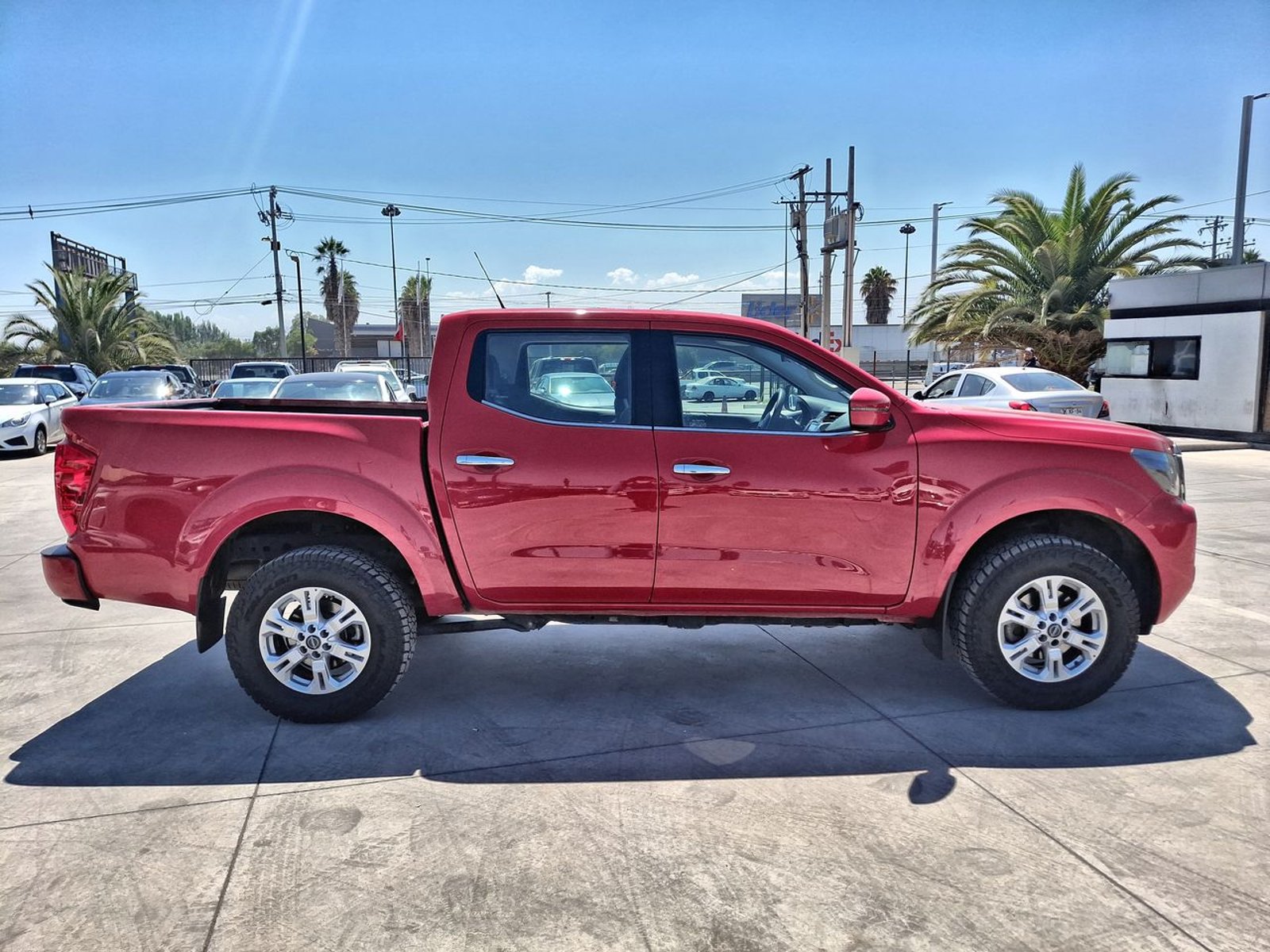 Nissan Navara 2.3d Xe Diesel 4x2 Dob.cab. Mt 4p 2024 - Imagen 8 de 8