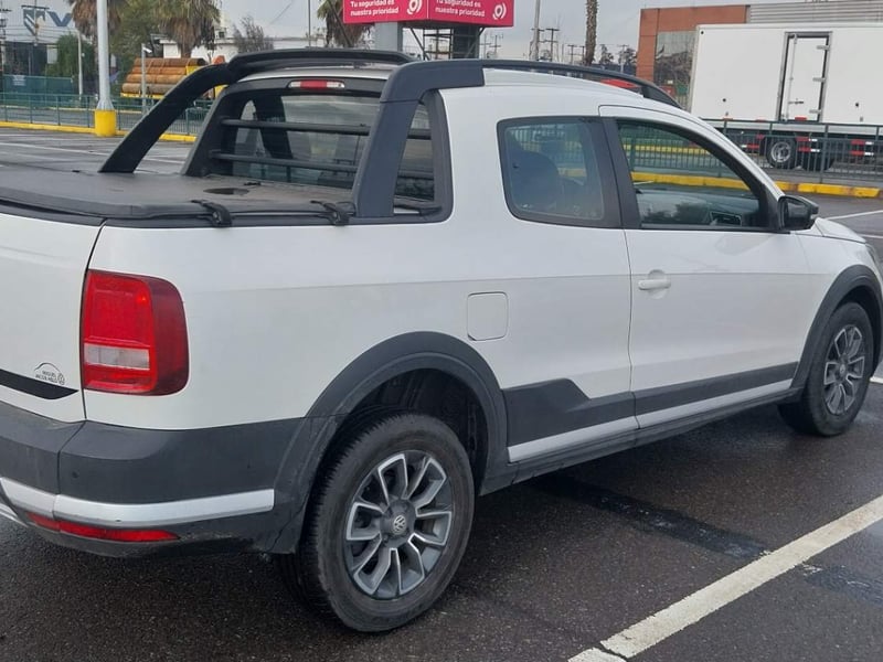 Volkswagen Saveiro 1.6 Cross 4x2 Mt 2p 2022 - Imagen 4 de 5