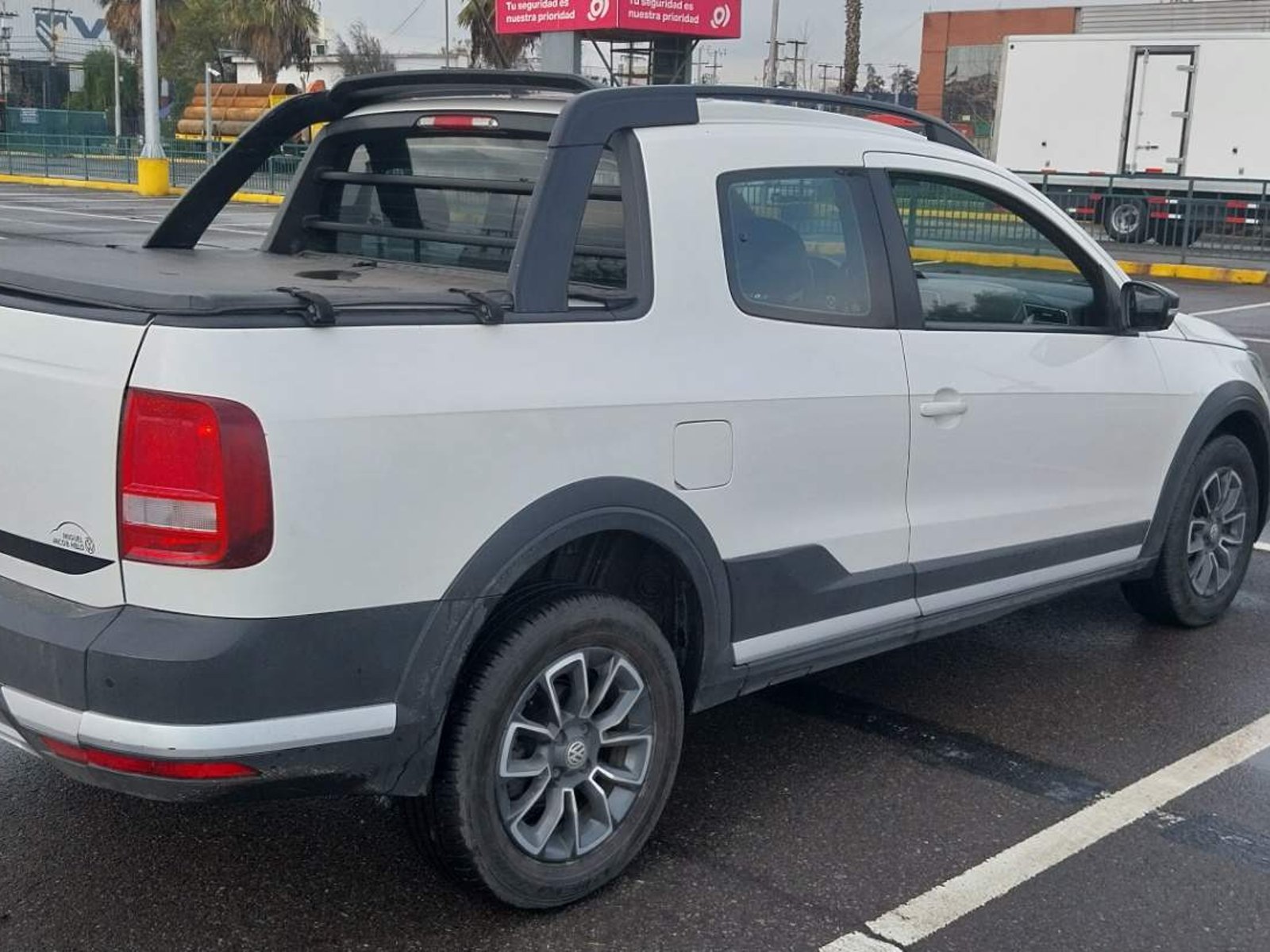 Volkswagen Saveiro 1.6 Cross 4x2 Mt 2p 2022 - Foto 4 de 5