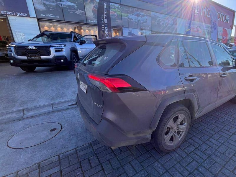 Toyota Rav 4 2.0 Le 4x2 Mt 5p 2023 - Imagen 4 de 5