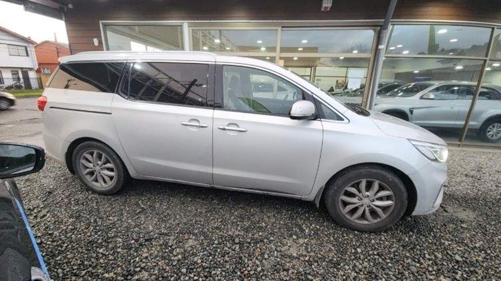 Kia Grand Carnival 2.2 Ex Diesel 4x2 8at 5p 2020 - Foto 3 de 8