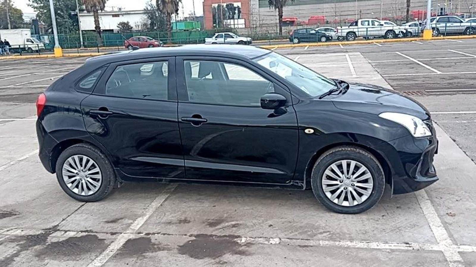 Suzuki Baleno 1.4 Gl 4x2 Hb Mt 5p 2022 - Imagen 3 de 5
