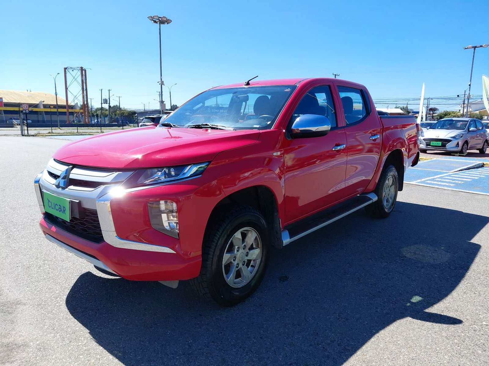 Mitsubishi L200 2.2 Katana Crt Diesel Dob. Cab. 4x4 Mt 4p 2024 - Imagen 3 de 8