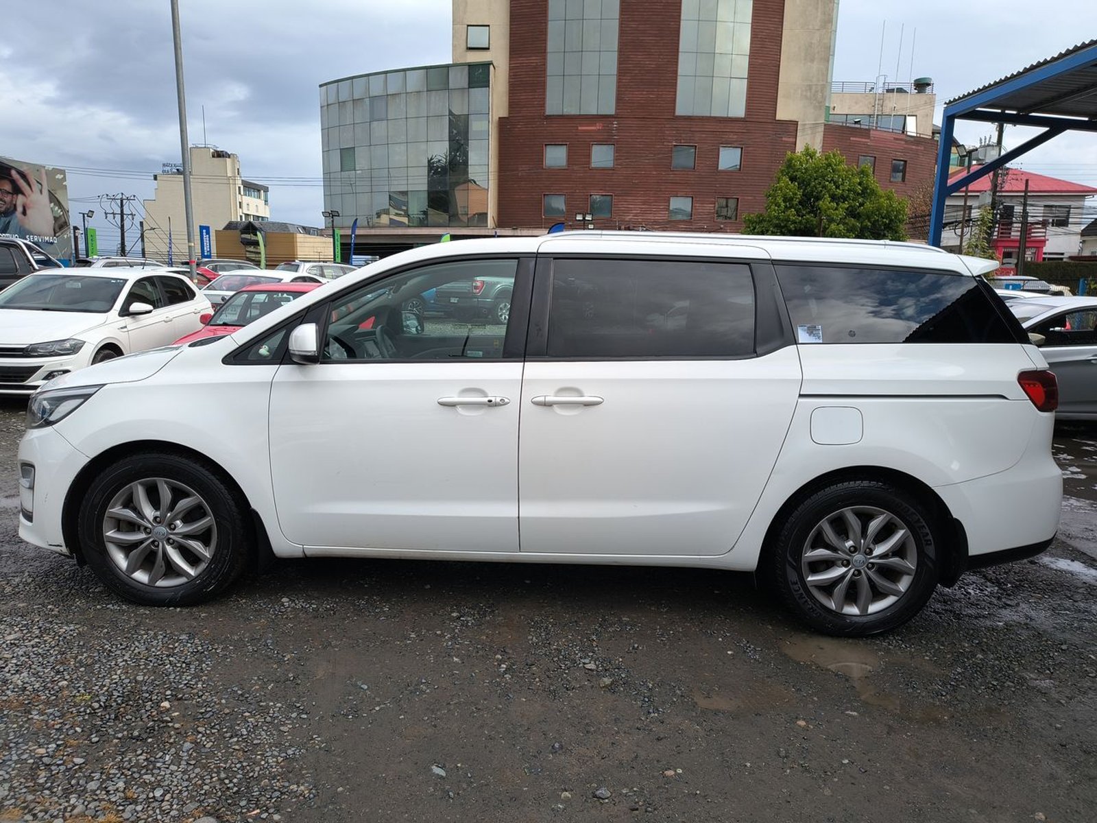 Kia Grand Carnival 3.3 Ex 4x2 6at 5p 2018 - Foto 4 de 8