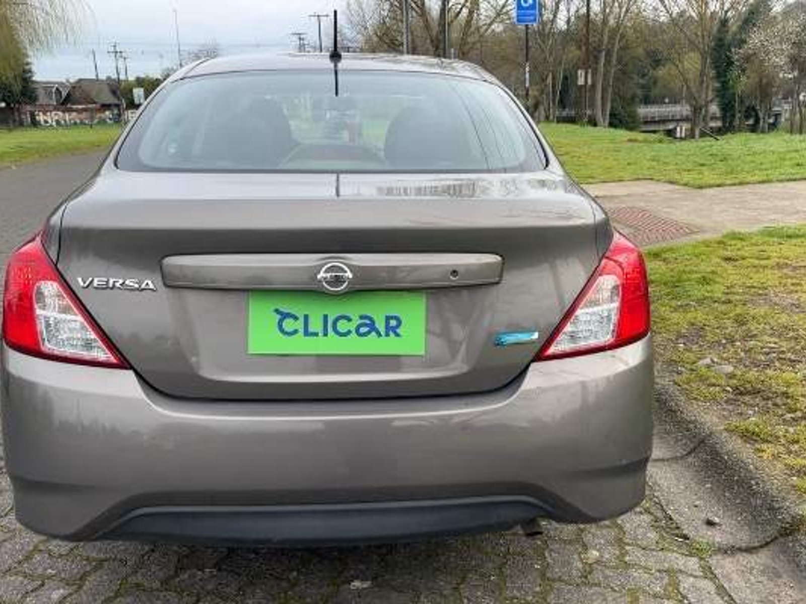 Nissan Versa 1.6 Sense 4x2 Mt 4p 2017 - Foto 5 de 5
