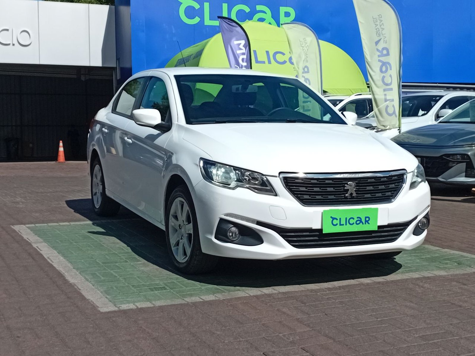 Peugeot 301 1.6 Active Pack Vti 115 Eat6 4p 2021 - Foto 4 de 8