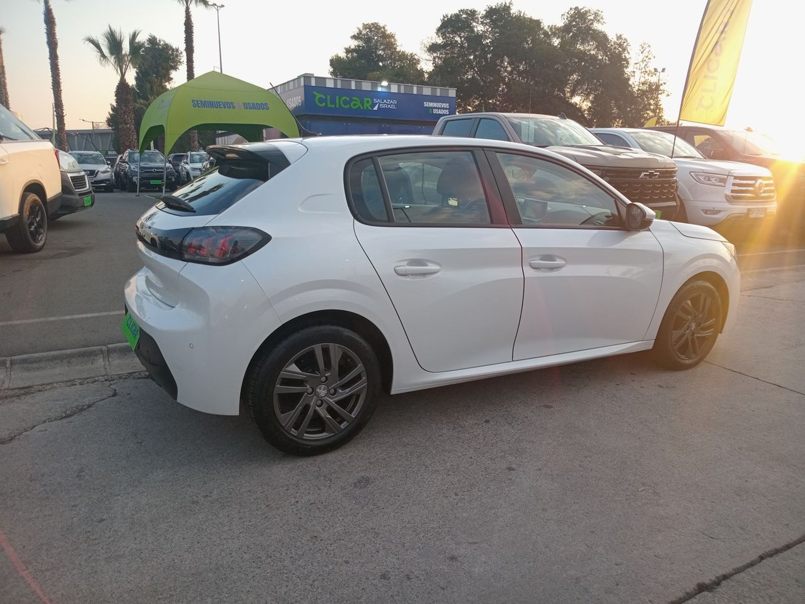 Peugeot 208 1.2 Active Pack Puretech 4x2 75 Mt 5p 2021 - Imagen 6 de 7