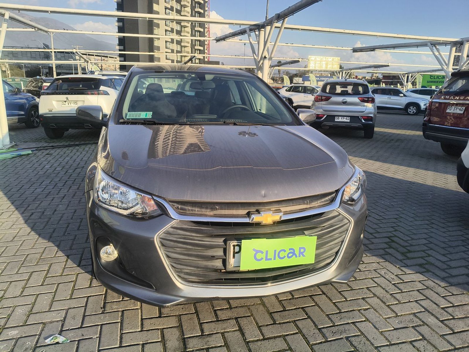 Chevrolet Onix 1.0t Lt 4x2 Sedan Mt 4p 2021 - Foto 2 de 8