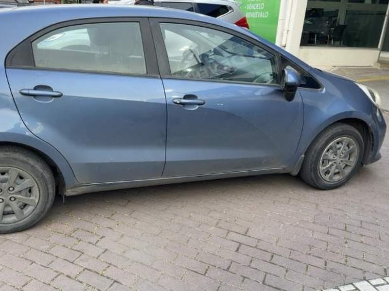 Kia Rio 5 1.2 Ex 4x2 Dab 5mt 5p 2017 - Imagen 3 de 5