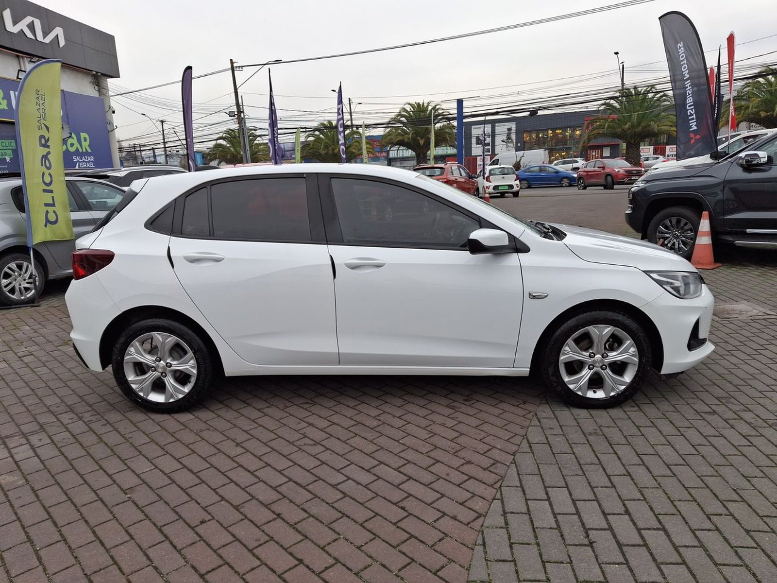 Chevrolet Onix 1.0t Ltz P2 4x2 Hb Mt 5p 2023 - Imagen 8 de 8