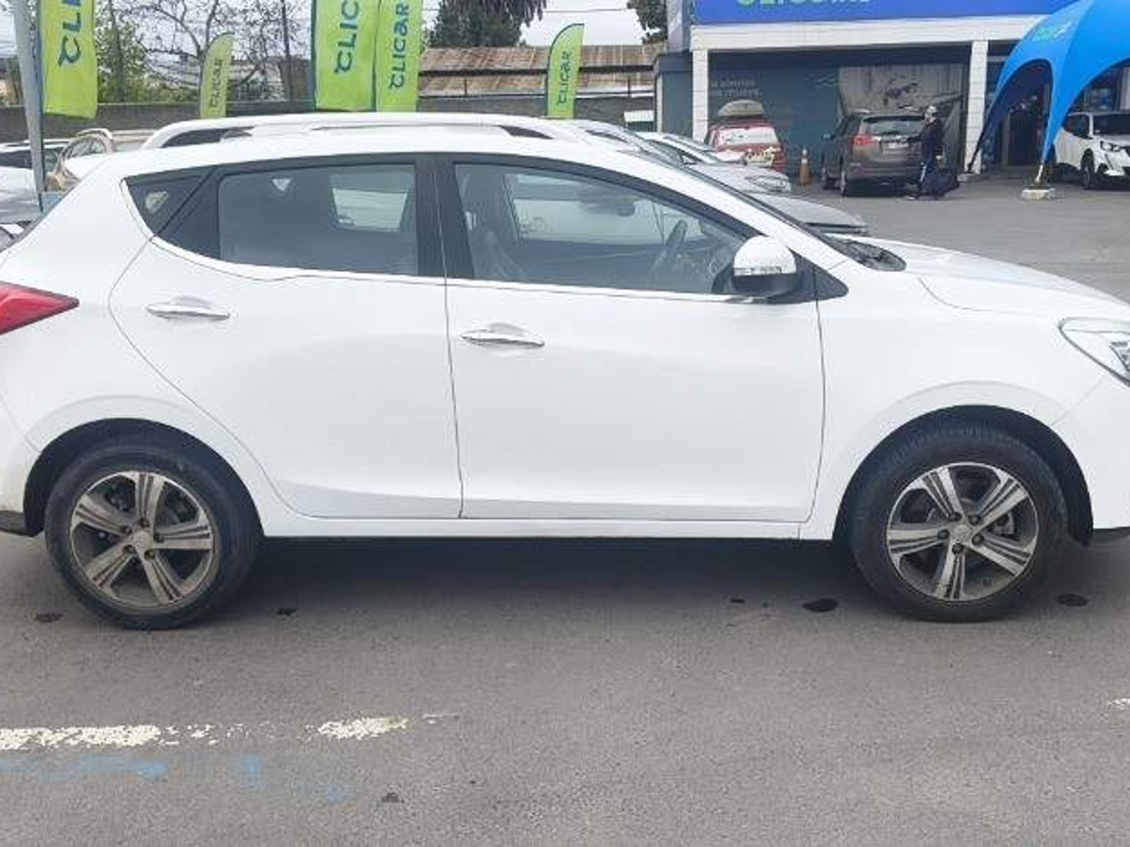 JAC Js2 1.5 Luxury 4x2 Mt 5p 2023 - Foto 3 de 5