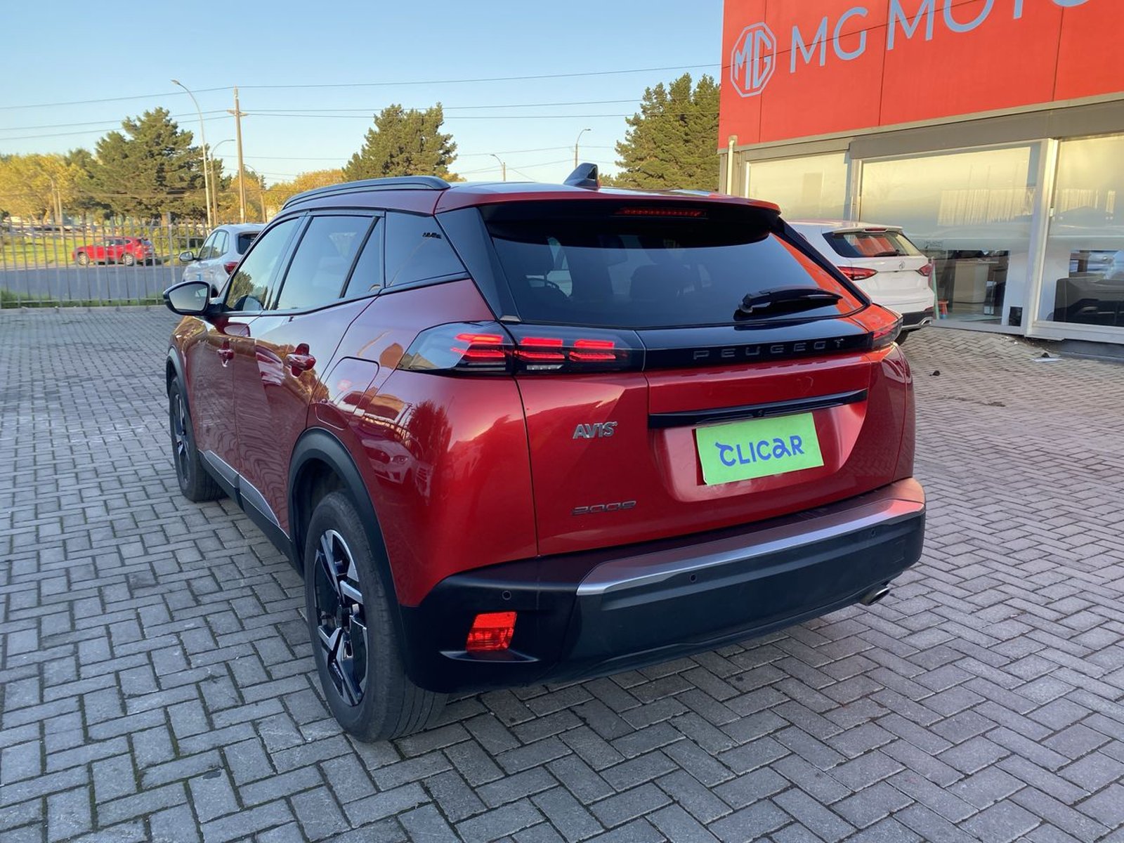 Peugeot 2008 1.5 Allure Pack Bluehdi 130hp Diesel 4x2 Eat8 5p 2024 - Foto 5 de 8