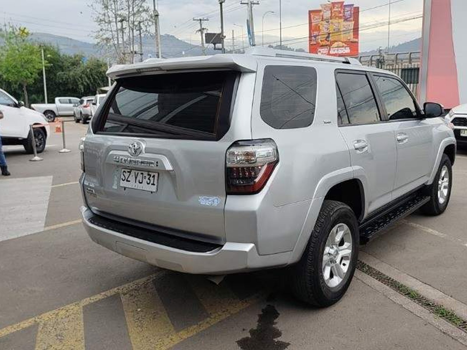 Toyota 4runner 4.0 Sr5 Connected Euro V 4x4 At 5p 2023 - Foto 4 de 5