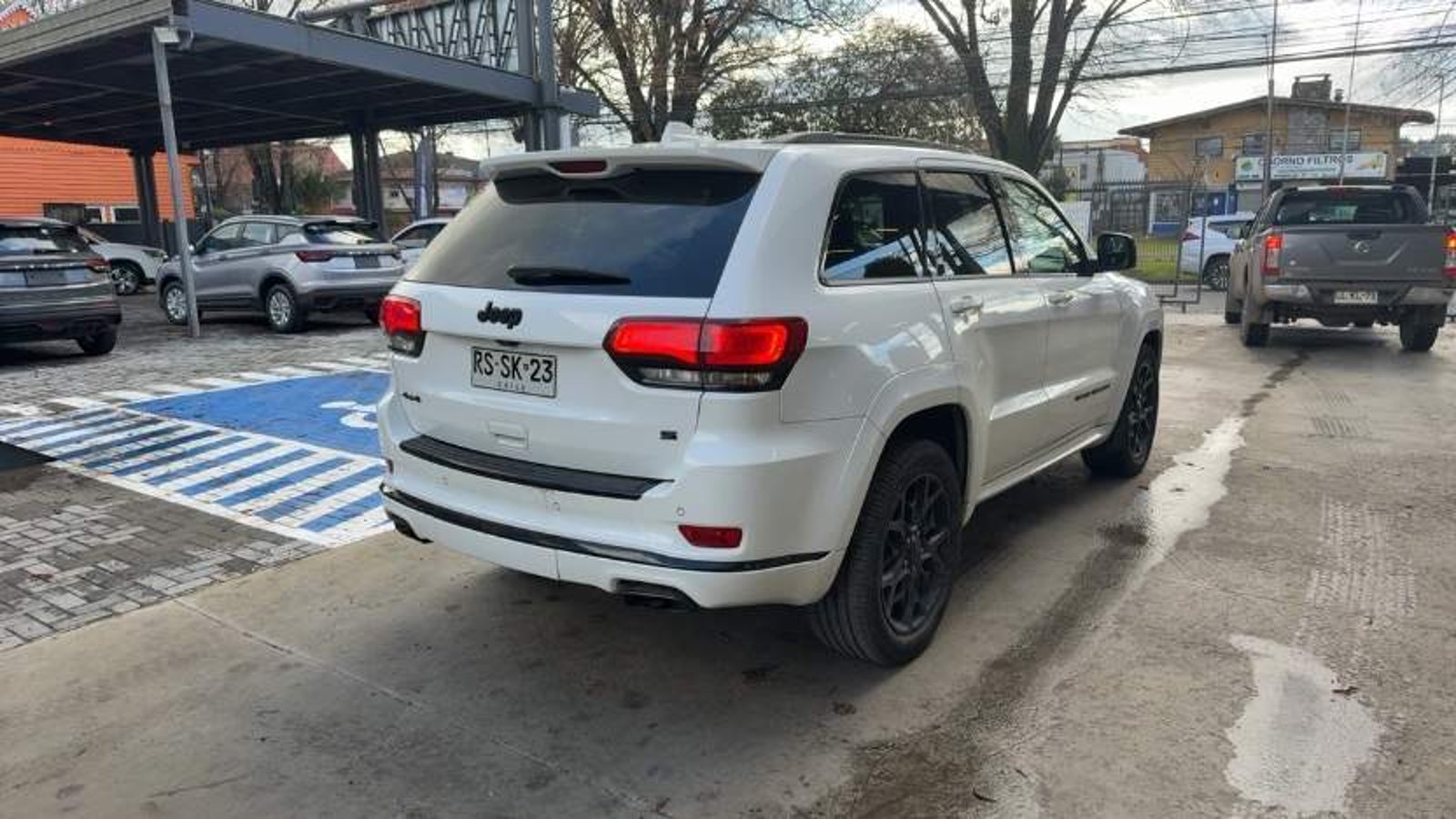Jeep Grand Cherokee 3.6 Limited 4x4 At 5p 2022 - Foto 4 de 8