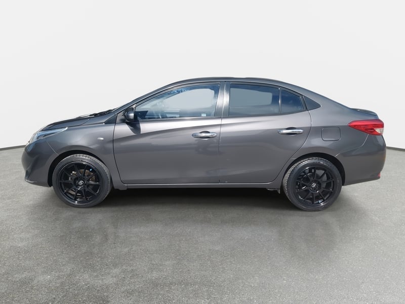 Toyota Yaris 1.5 Gli 4x2 E Mt 4p 2019 - Imagen 4 de 8