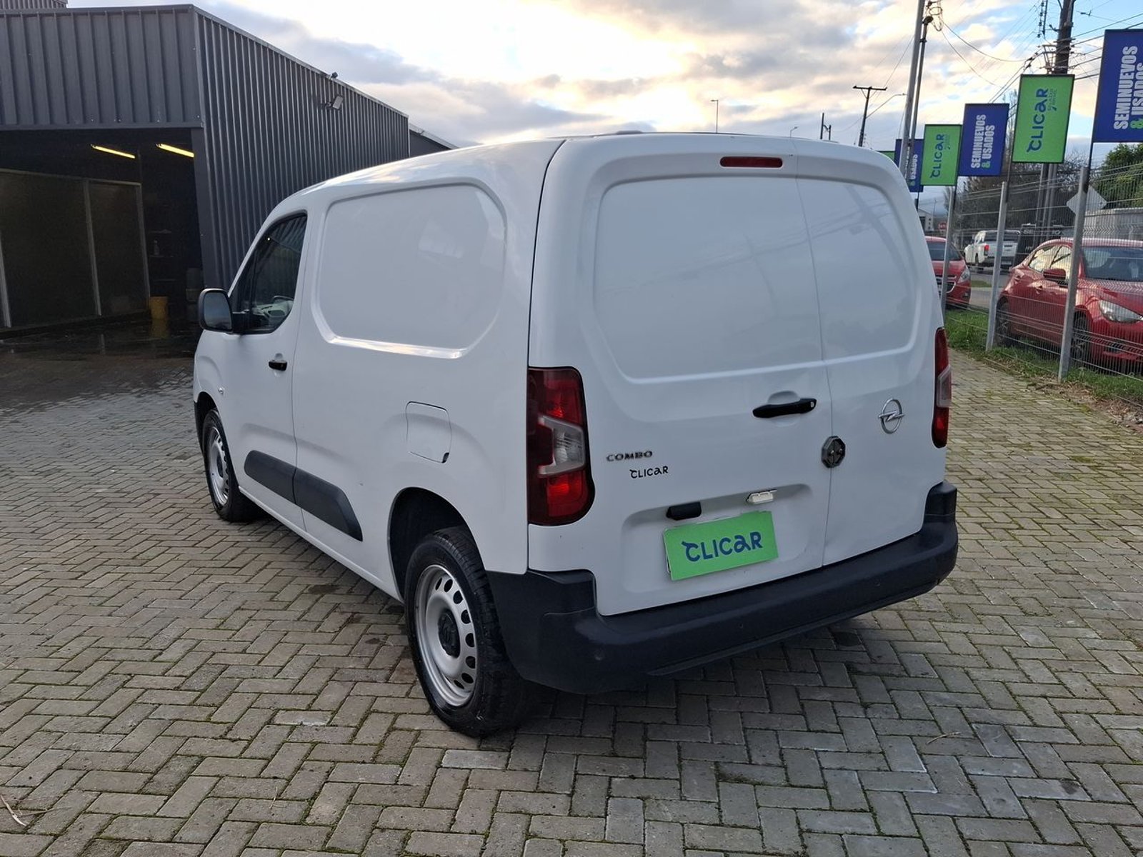 Opel Combo 1.6 Combo Td Diesel 4x2 Mt 5p 2023 - Foto 5 de 8