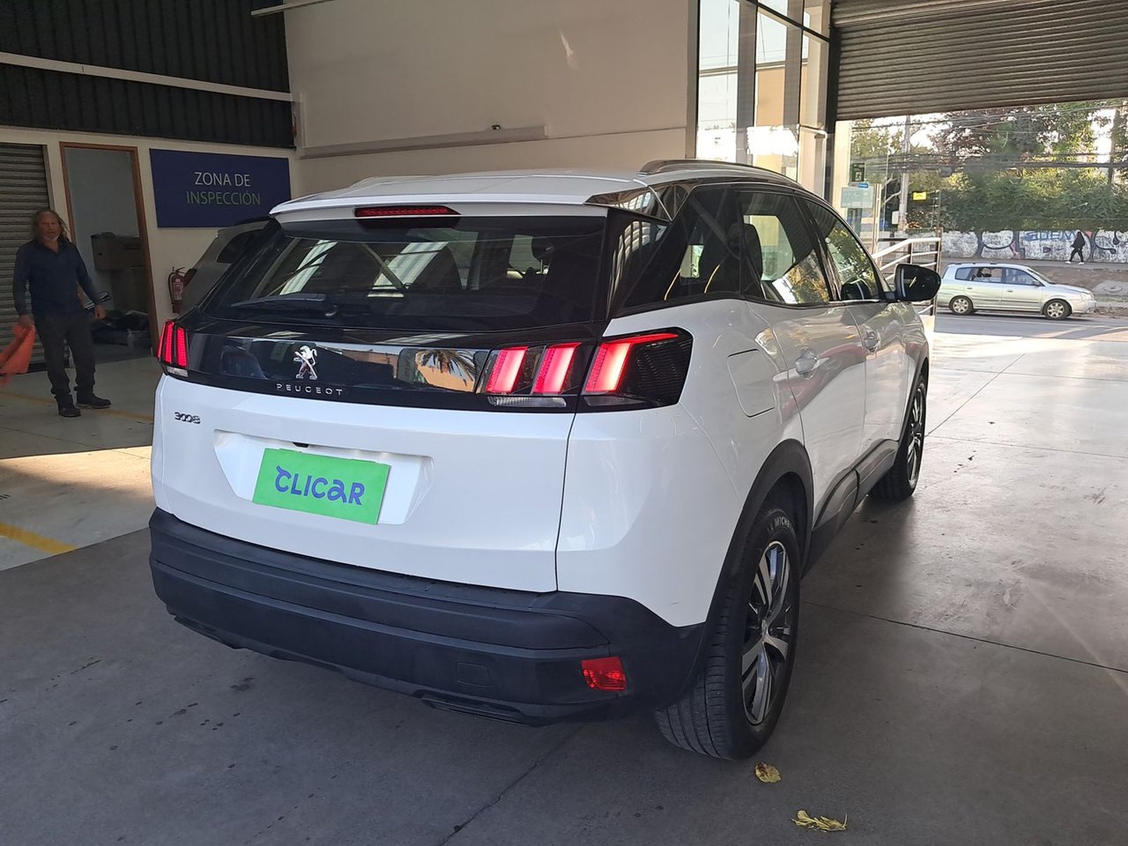 Peugeot 3008 1.2 Active Pack Puretech 130 4x2 Mt6 5p 2023 - Imagen 7 de 8