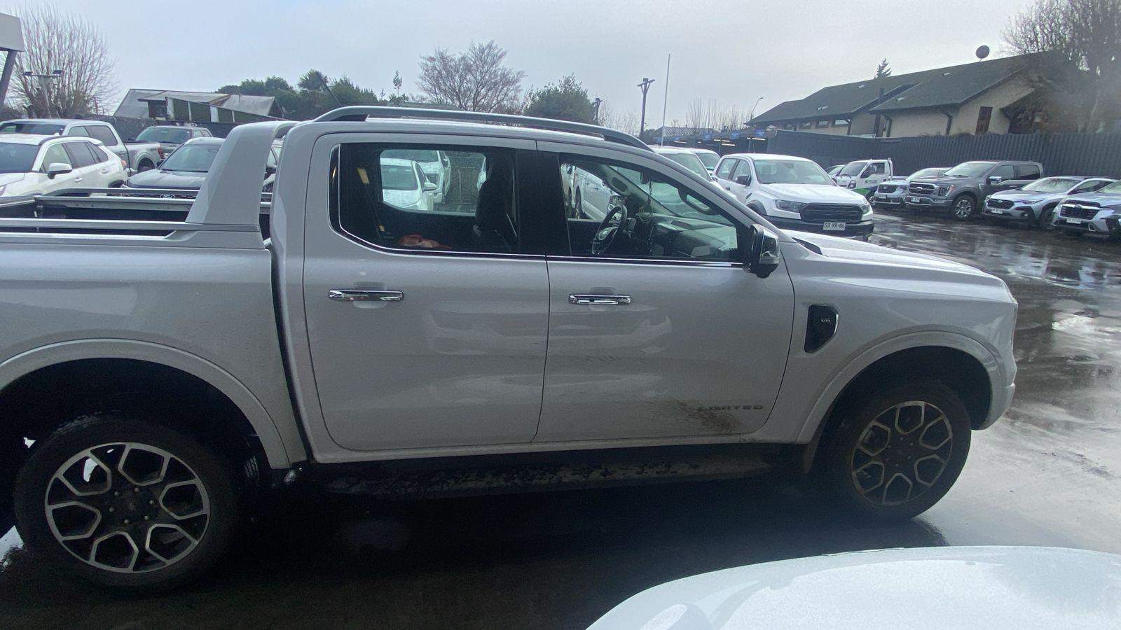 Ford Ranger 3.0 Ltd Diesel 4x4 Dob. Cab. At 4p 2025 - Foto 3 de 8