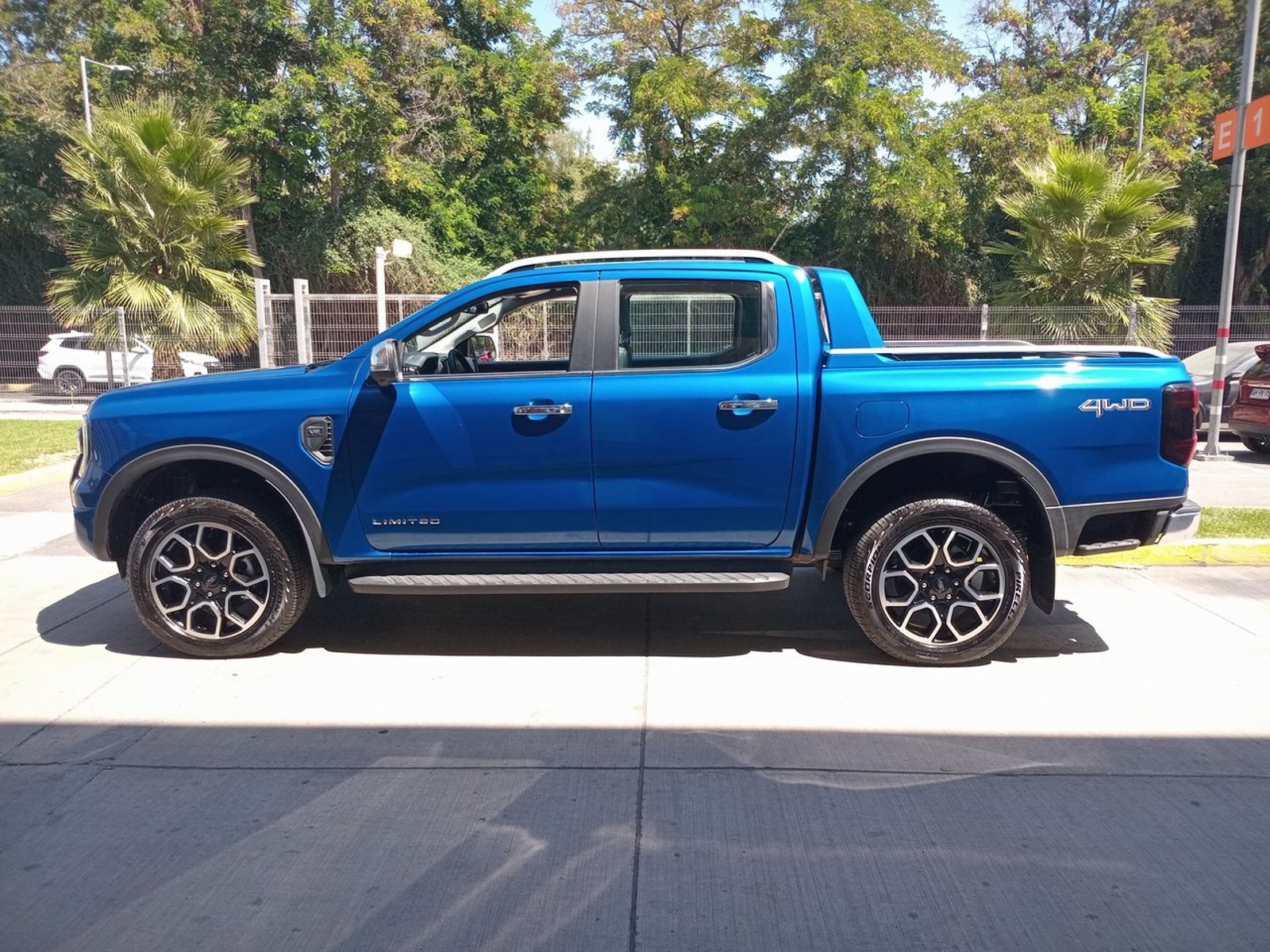 Ford Ranger 3.0 Ltd Diesel 4x4 Dob. Cab. At 4p 2026 - Foto 4 de 8
