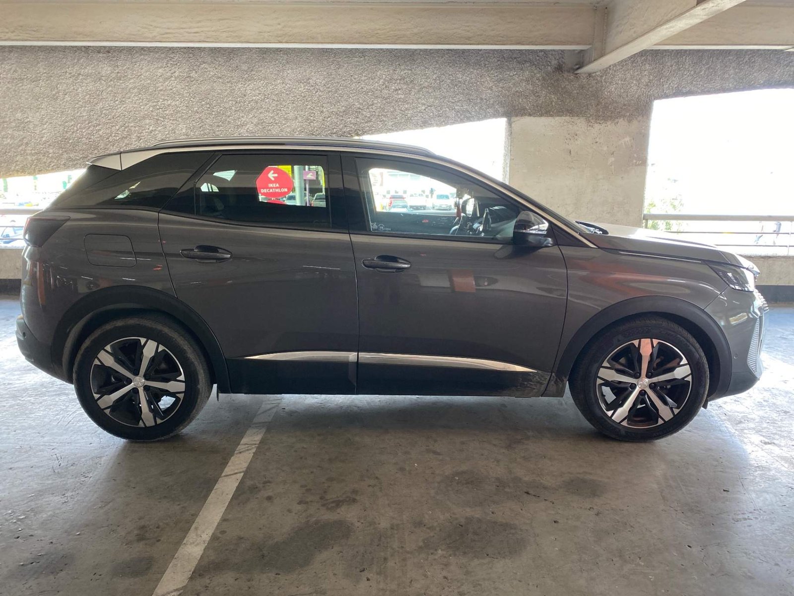 Peugeot 3008 1.5 Allure Pack Bluehdi 130 4x2 Eat8 5p 2023 - Foto 3 de 8