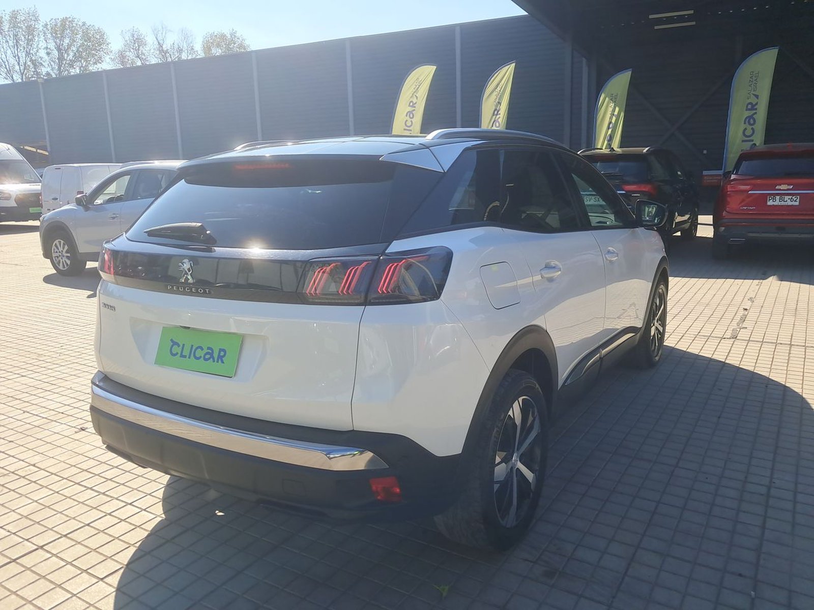 Peugeot 3008 1.5 Allure Pack Bluehdi 130 4x2 Eat8 5p 2024 - Imagen 7 de 8
