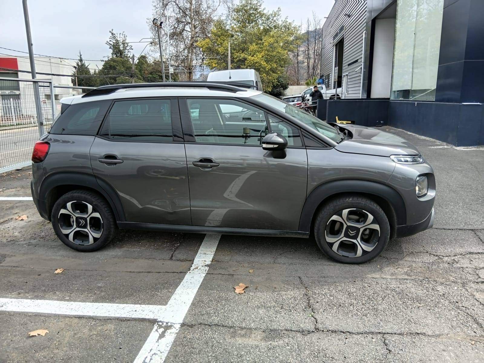 Citroën C3 Aircross 1.2 Puretech Shine 4x2 110 S&s 6at 5p 2021 - Imagen 3 de 5
