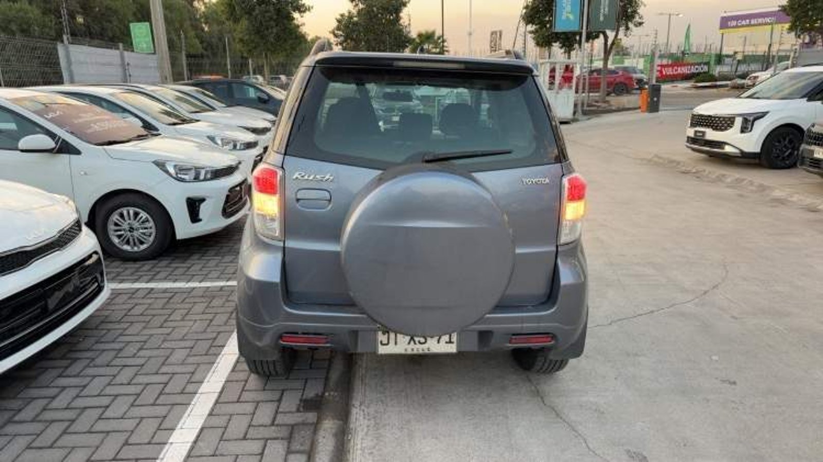 Toyota Rush 1.5 Lei 4x2 Mt 5p 2017 - Imagen 4 de 4
