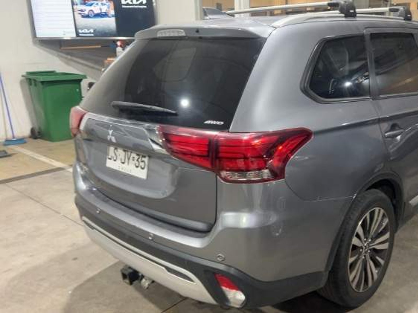 Mitsubishi Outlander 2.4 Glx 4x4 At 5p 2020 - Foto 4 de 5