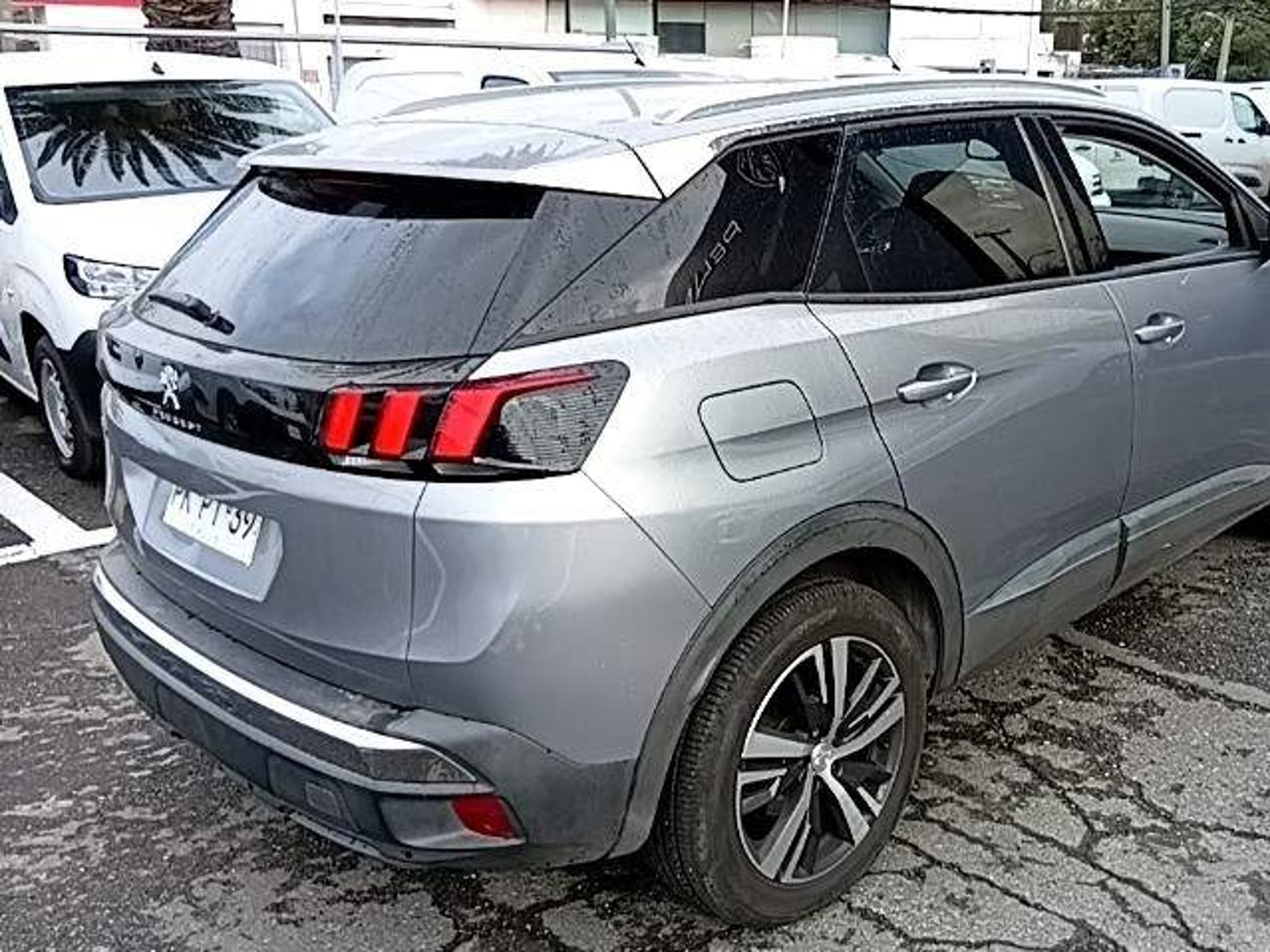 Peugeot 3008 1.5 Active Bluehdi Diesel 4x2 130 Mt6 5p 2021 - Foto 4 de 5