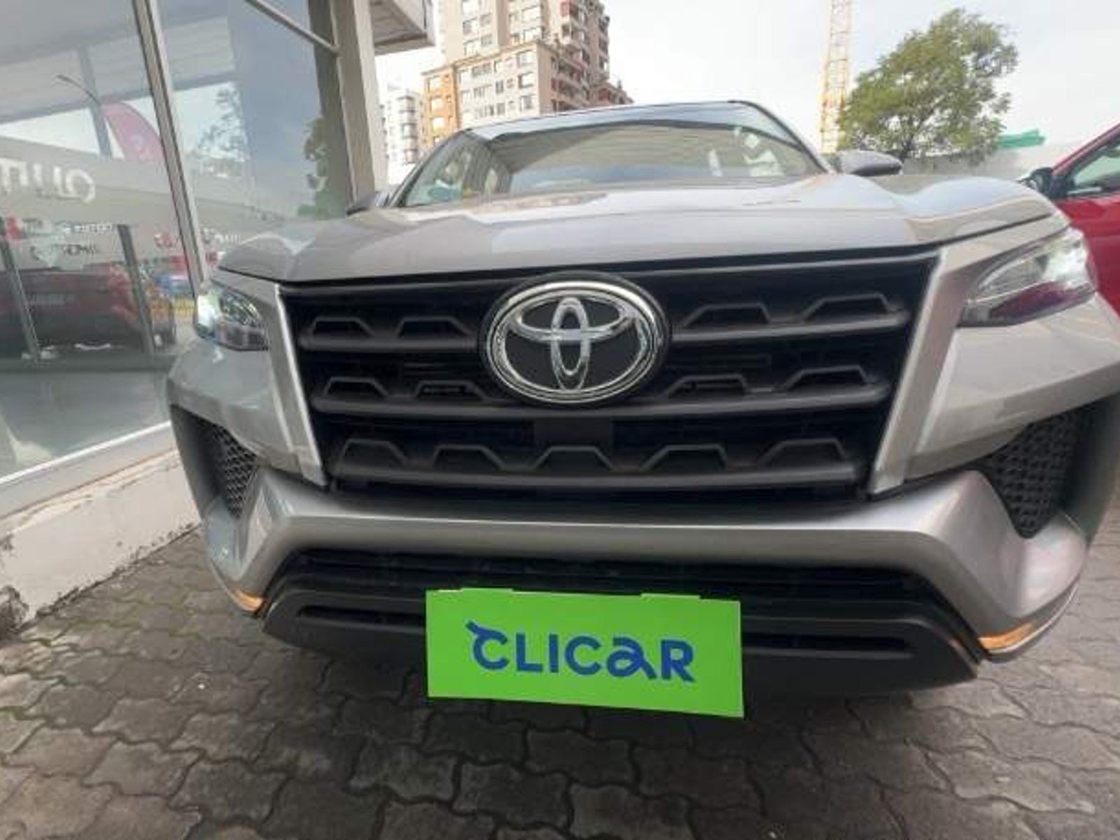 Toyota Fortunner 2.8 Sr5 Tdi Diesel 4x4 Mt 5p 2024 - Foto 2 de 5