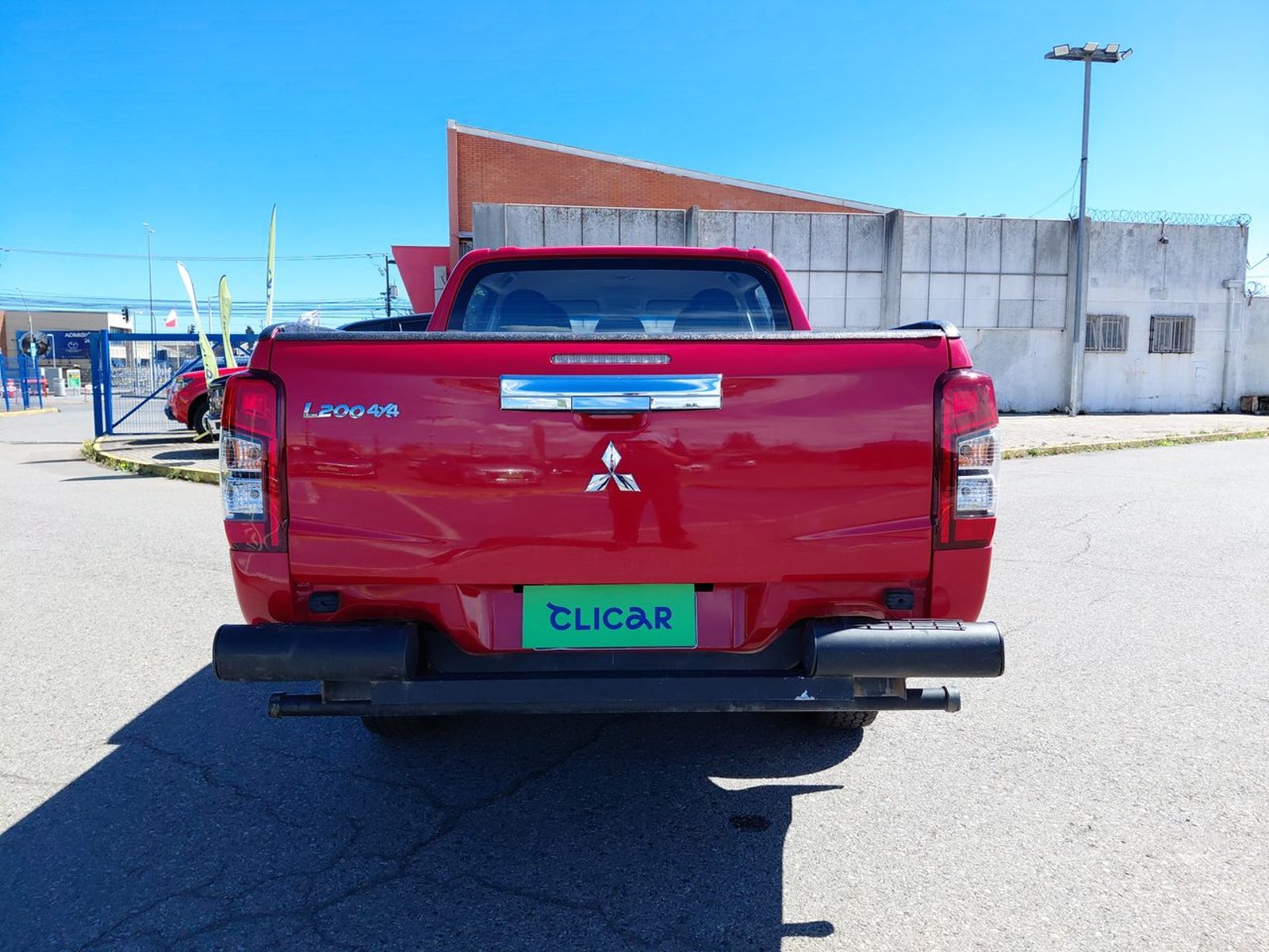 Mitsubishi L200 2.2 Katana Crt Diesel Dob. Cab. 4x4 Mt 4p 2024 - Imagen 5 de 7