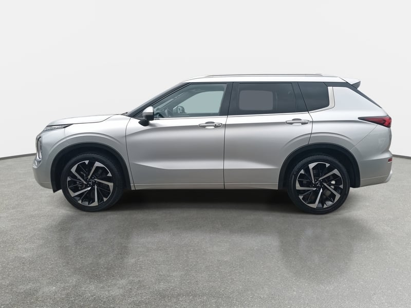 Mitsubishi Outlander 2.5 Gls Limited 4x4 At 5p 2024 - Imagen 4 de 8