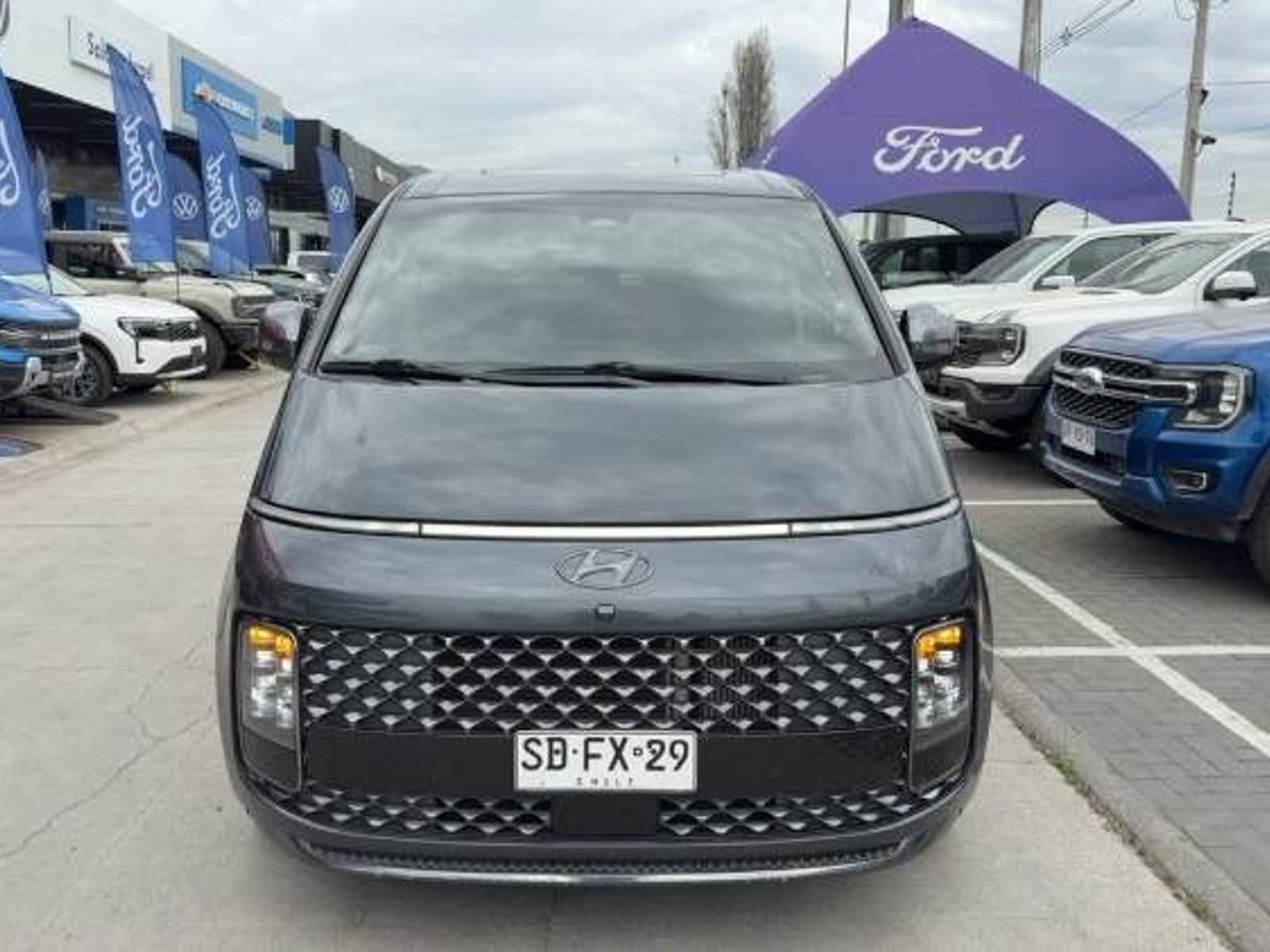 Hyundai Staria 2.2 Us4 Mb Luxury Crdi Diesel 4wd 9p At 5p 2022 - Foto 2 de 5