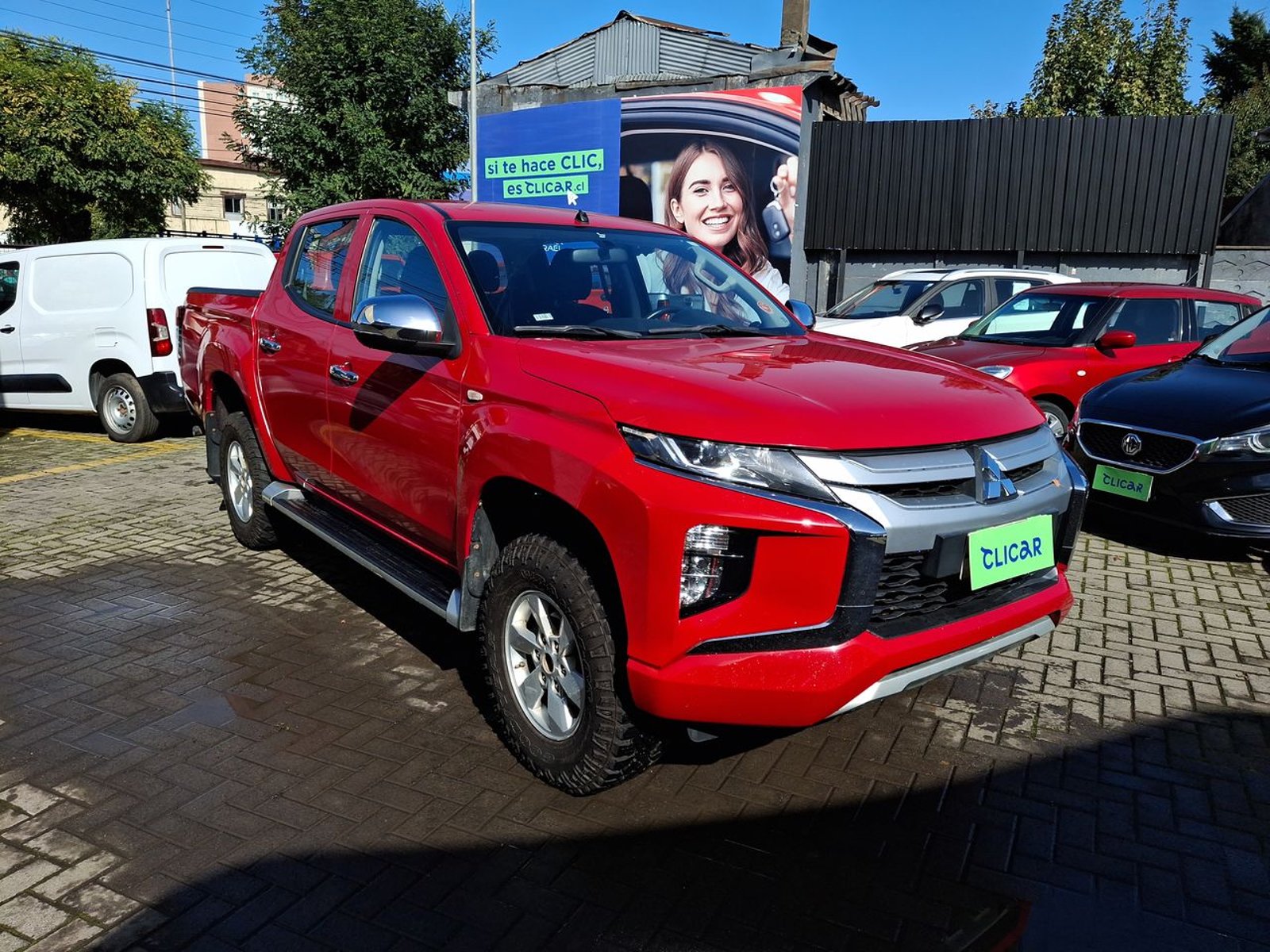 Mitsubishi L200 2.2 Katana Crt Diesel Dob. Cab. 4x4 Mt 4p 2024 - Foto 4 de 8