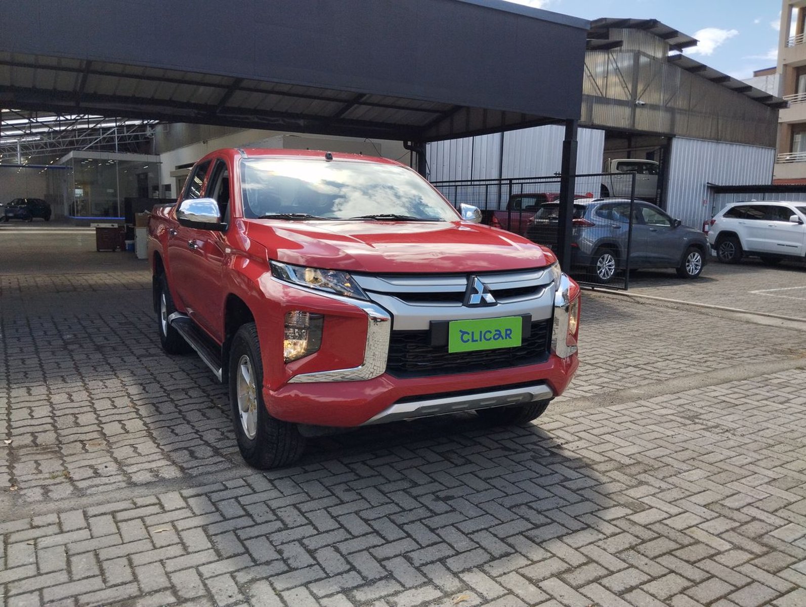 Mitsubishi L200 2.2 Katana Crt Diesel Dob. Cab. 4x4 Mt 4p 2024 - Foto 4 de 8