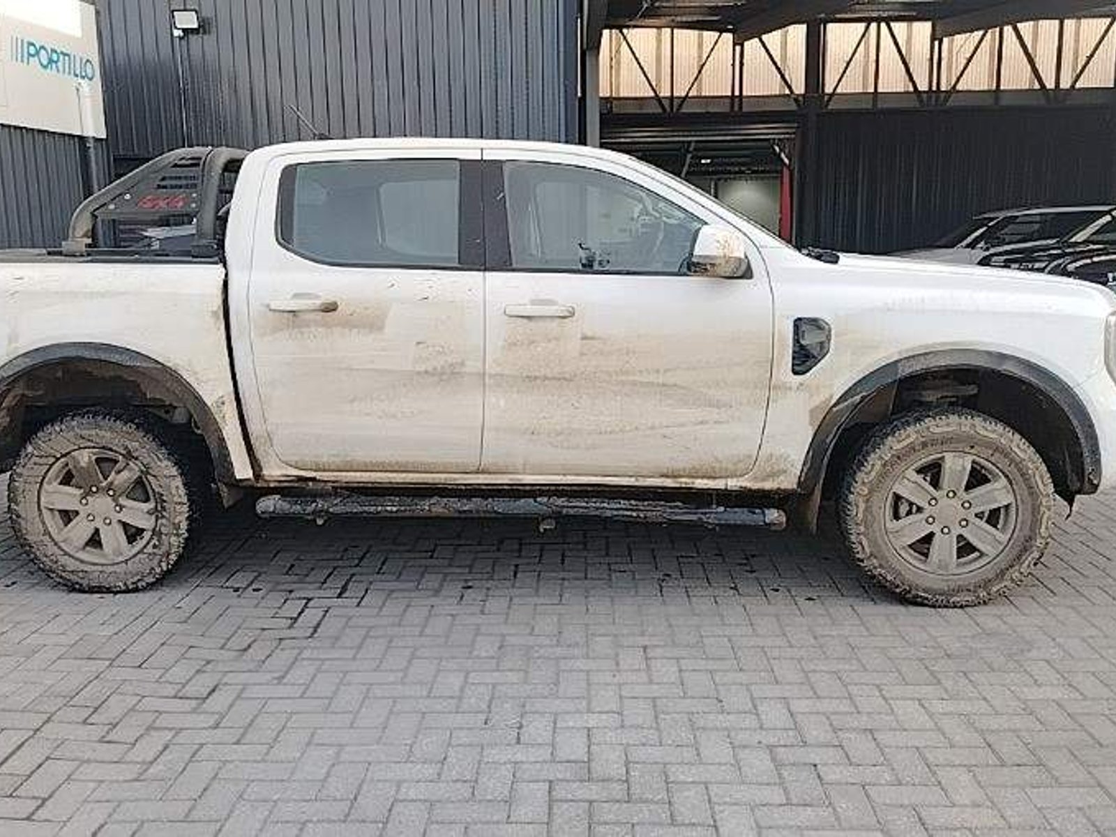Ford Ranger 2.0 Xls Diesel 4x4 Dob. Cab. Mt 4p 2024 - Foto 3 de 5
