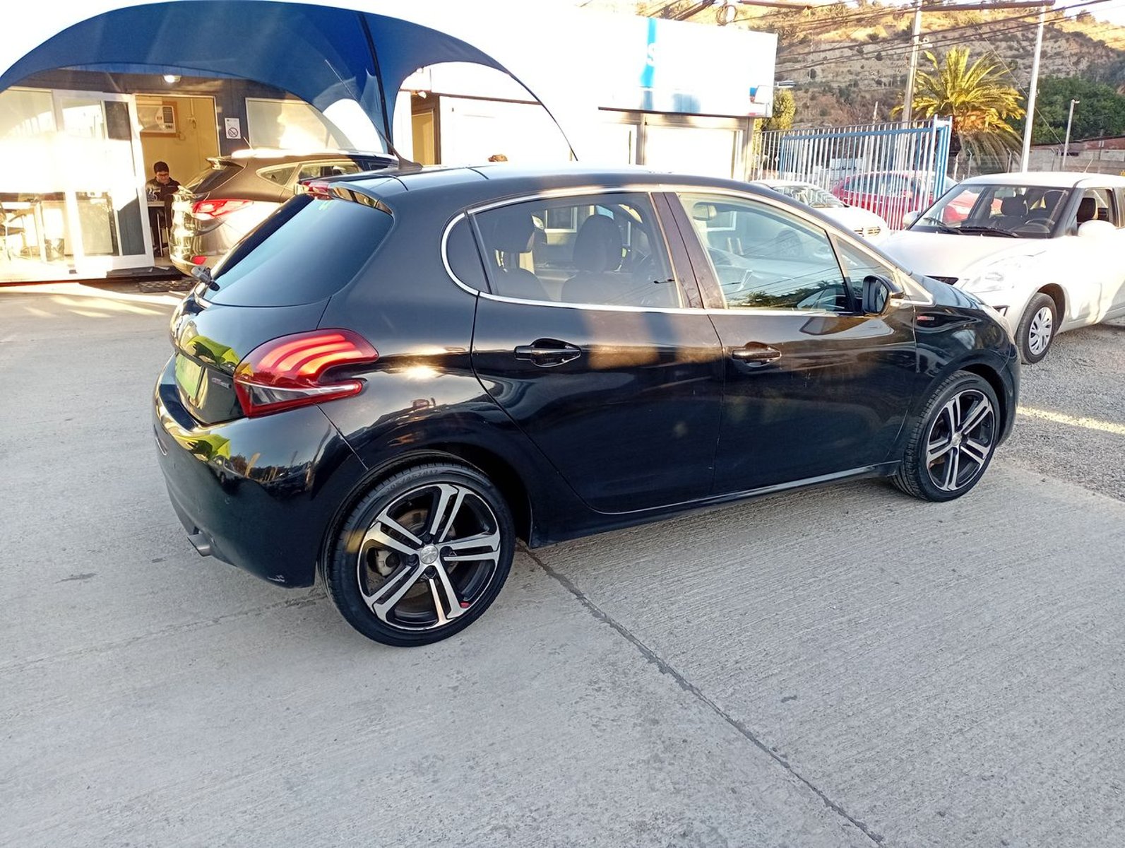 Peugeot 208 1.2 Gt Line 4x2 Pt 110hp At6 5p 2018 - Imagen 7 de 8