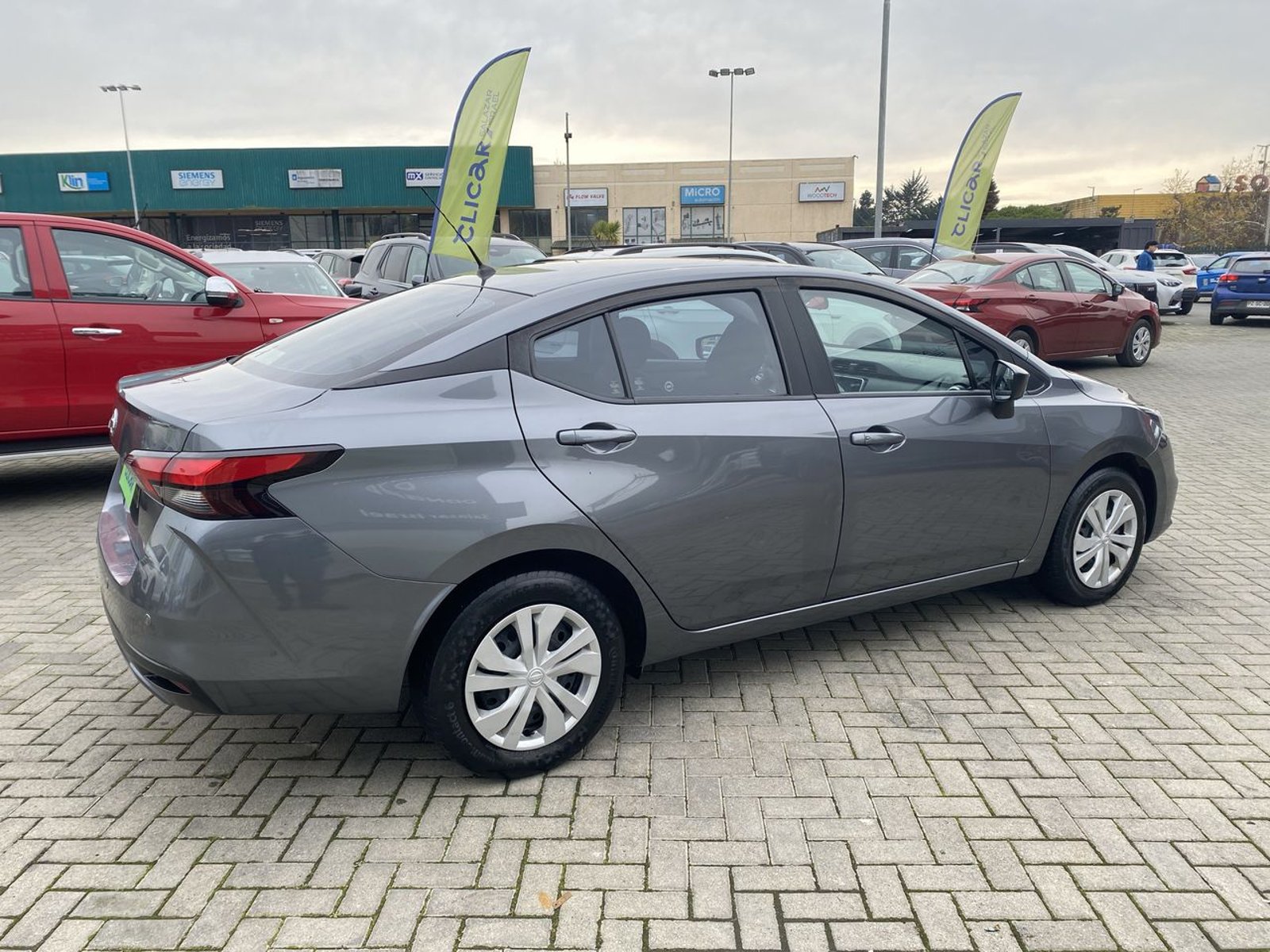 Nissan Versa 1.6 Sense 4x2 Mt 4p 2023 - Imagen 7 de 8