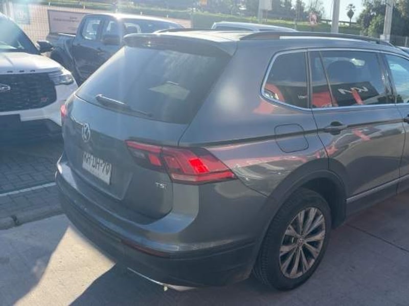 Volkswagen Tiguan 1.4 Tsi Comfortline 4x2 At 5p 2018 - Imagen 4 de 5