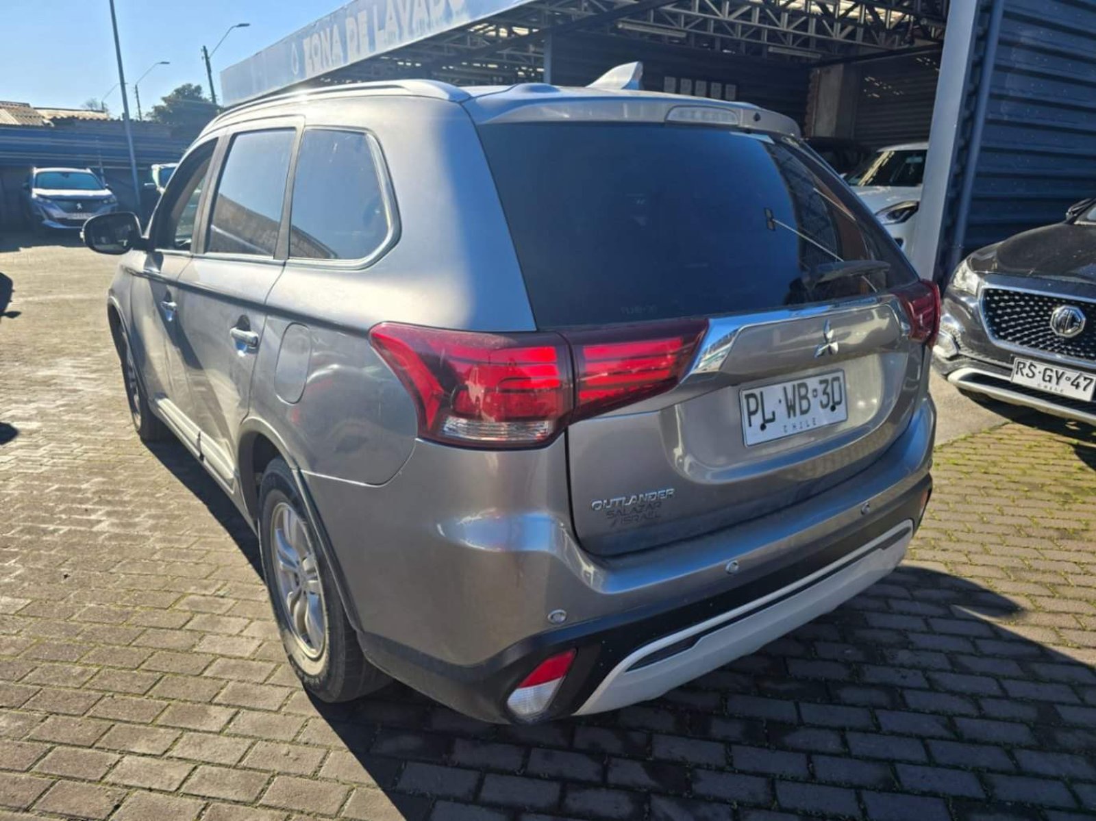 Mitsubishi Outlander 2.0 4x2 At 5p 2021 - Imagen 7 de 8