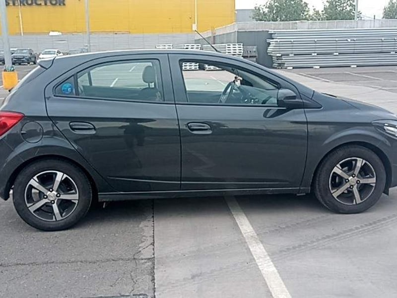 Chevrolet Onix 1.4 Ltz 4x2 Hb Mt 5p 2020 - Imagen 3 de 5