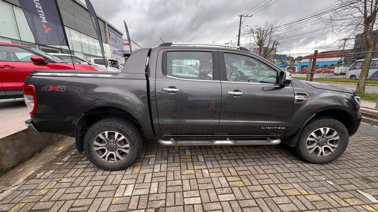 Ford Ranger 3.2 Ltd 4x4 Diesel Dob. Cab. At 4p 2023 - Imagen 3 de 5