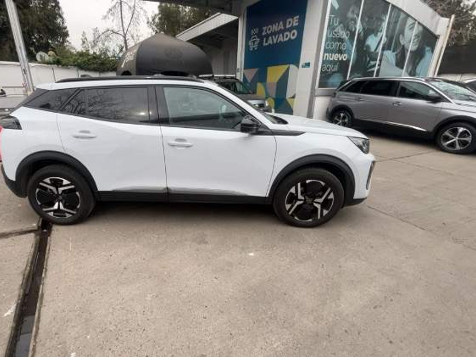 Peugeot 2008 1.2 Allure Pack Puretech 130hp 4x2 Mt 5p 2025 - Foto 3 de 5
