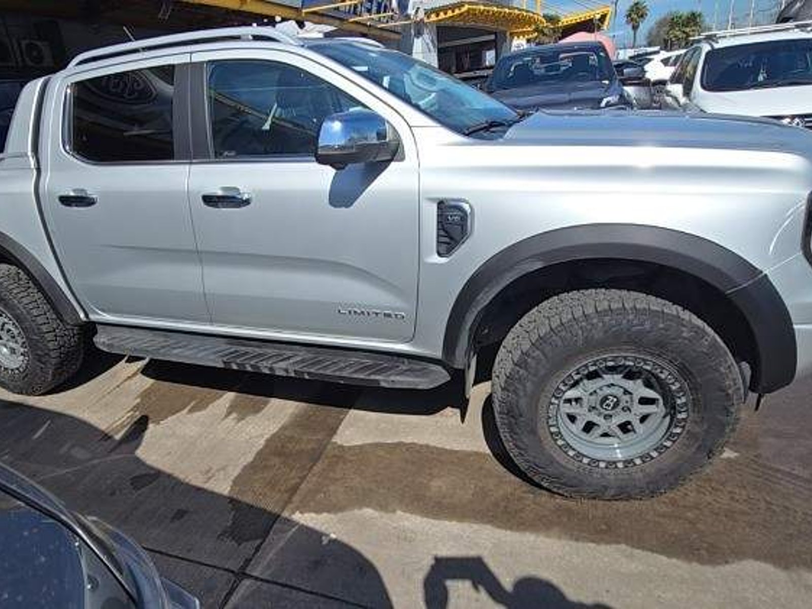 Ford Ranger 3.0 Ltd Diesel 4x4 Dob. Cab. At 4p 2025 - Foto 3 de 5