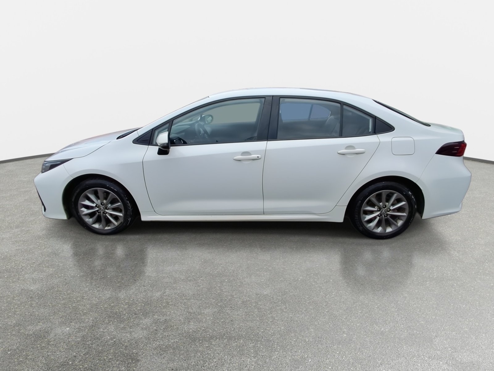 Toyota Corolla 1.6 Xli 4x2 Mt 4p 2022 - Foto 4 de 8
