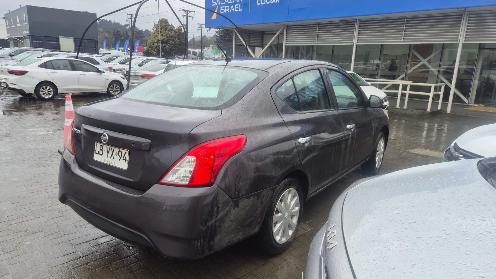 Nissan Versa 1.6 Sense 4x2 Mt 4p 2019 - Imagen 4 de 5