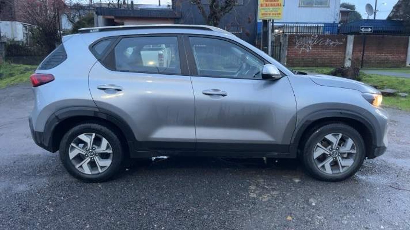 Kia Sonet 1.5 Ex Plus 4x2 6mt 5p 2022 - Imagen 3 de 5